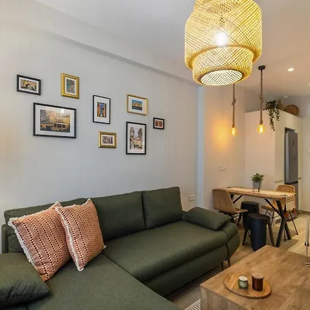 Glycine, Corfu Town Apartment *