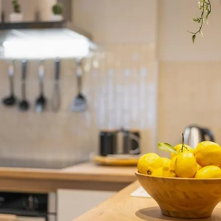 Glycine, Corfu Town Apartment *